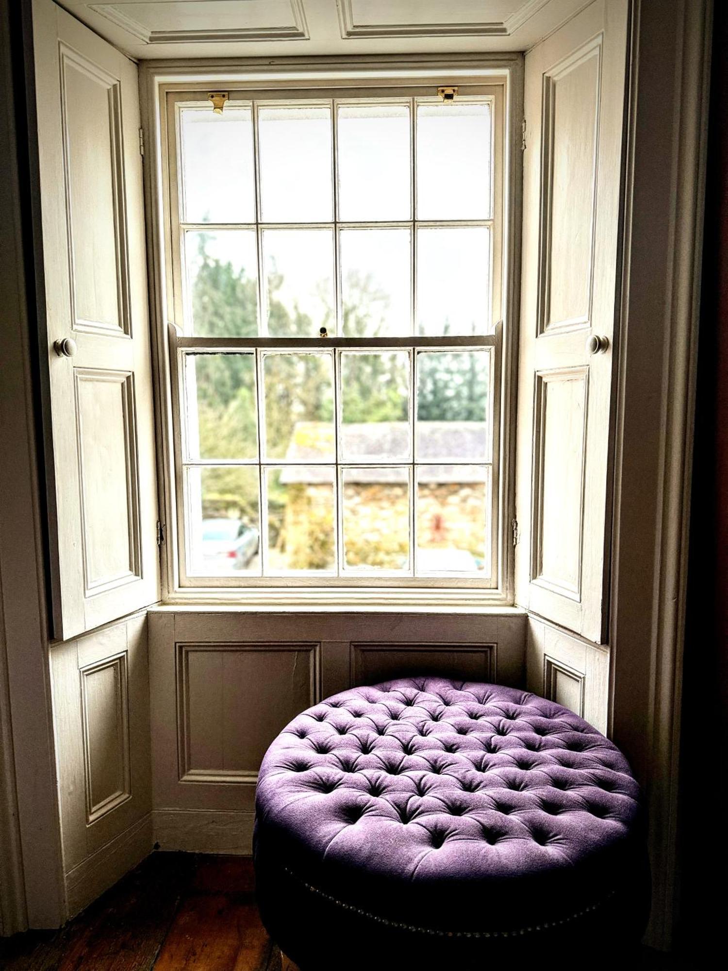 Clone Country House Aughrim Exterior foto The window of the room where the body of Mary Shelley was discovered