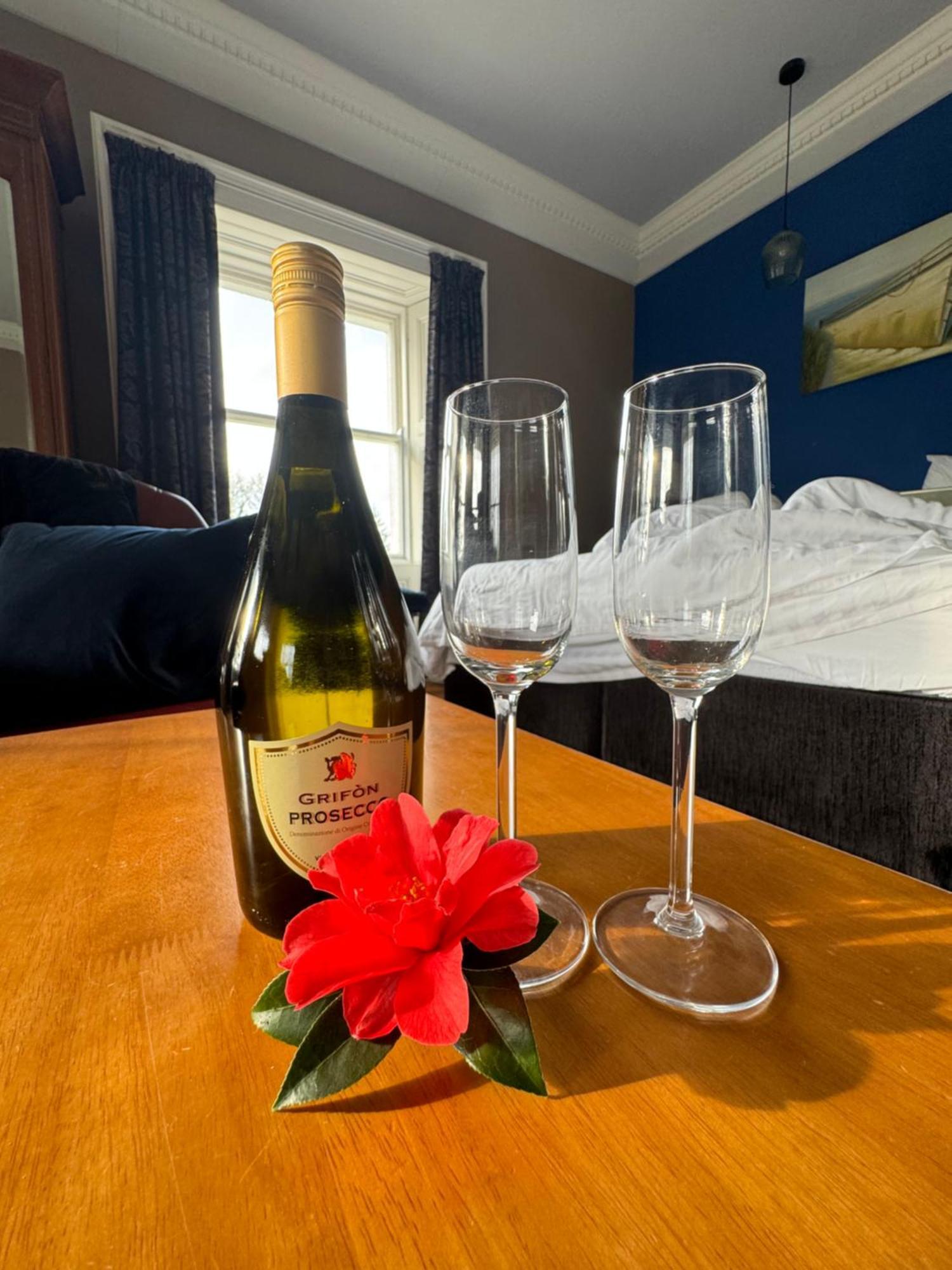 Clone Country House Aughrim Exterior foto A bottle of Prosecco DOC
