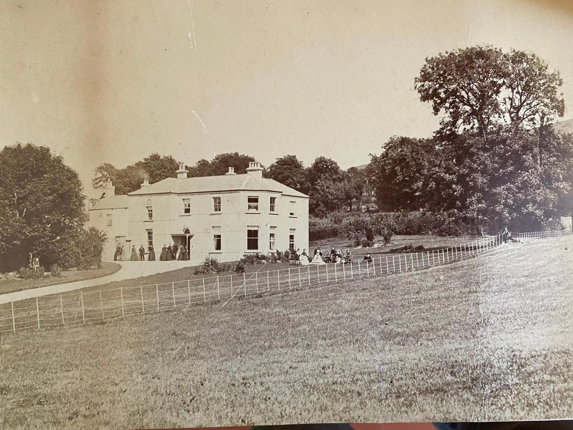 Clone Country House Aughrim Exterior foto The former house of the station master