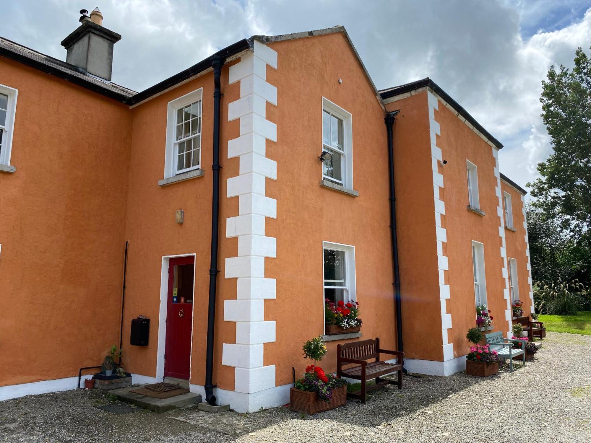 Clone Country House Aughrim Exterior foto The former railway station at Killimor