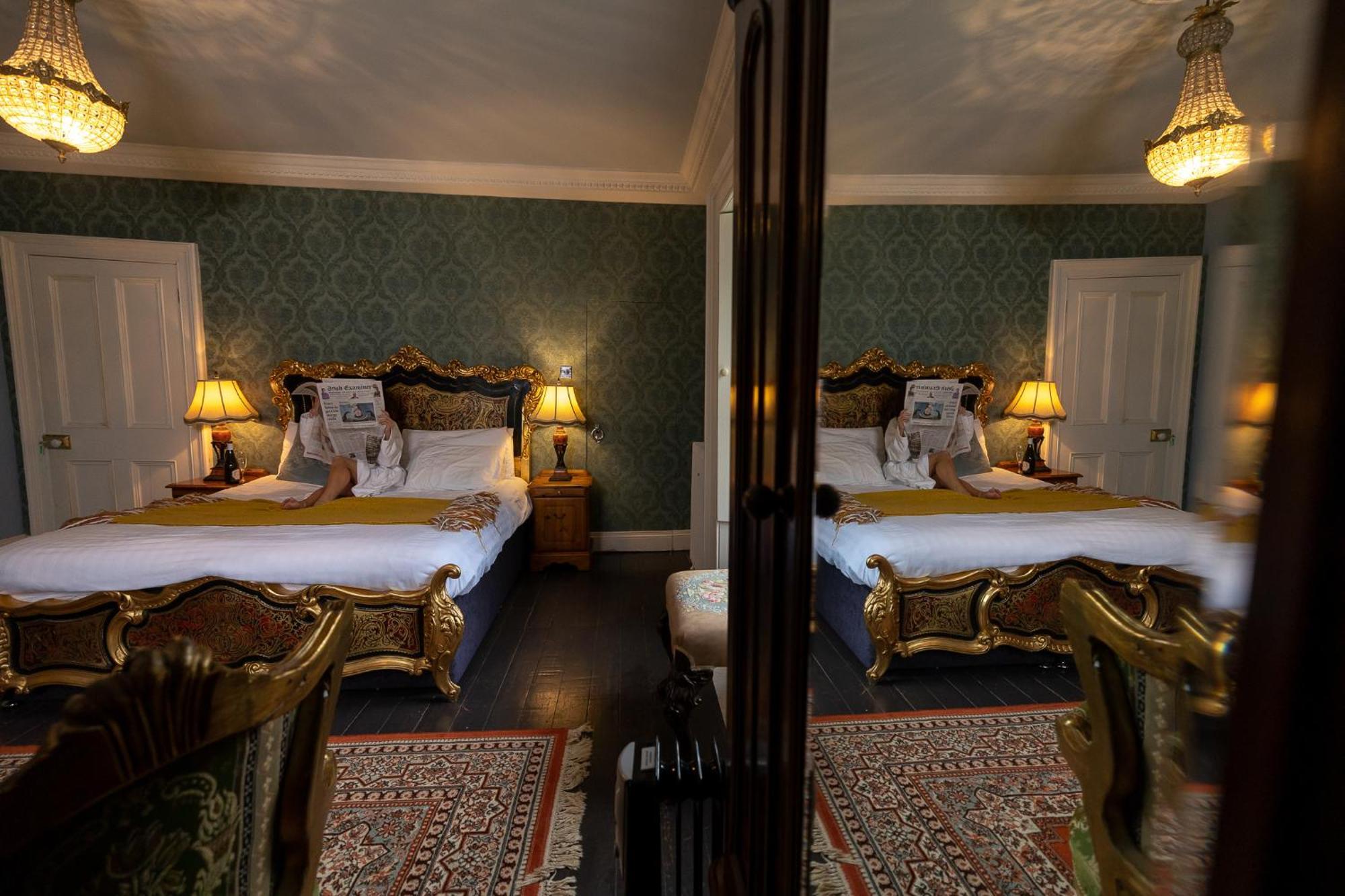 Clone Country House Aughrim Exterior foto The bedroom of the hotel